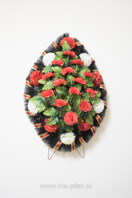Венок малый с гвоздикой