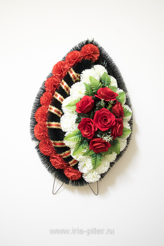 Венок малый с бархатной раскрытой розой